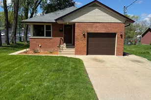289 Chestnut St, Antioch, IL 60002 - Photo 2