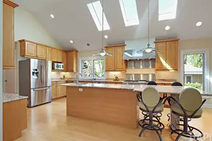 225 Spruce Rd, Northbrook, IL 60062 - Photo 12