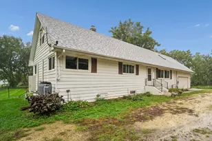 15036 Durkee Rd, Harvard, IL 60033 - Photo 4