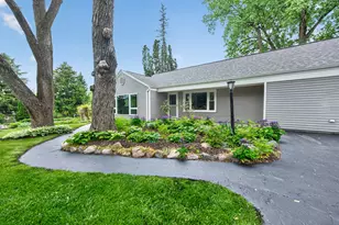 166 Mohawk Trail, Algonquin, IL 60102 - Photo 2