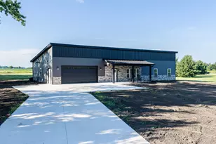 1854 W Backbone Rd, Princeton, IL 61356 - Photo 2