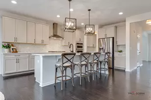 546 Council Cir, Vernon Hills, IL 60061 - Photo 6