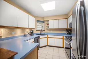 1085 Rockport Dr, Carol Stream, IL 60188 - Photo 6