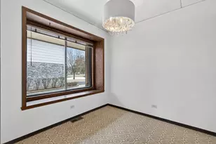 755 Whalom Ln, Schaumburg, IL 60173 - Photo 8