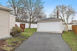 306 Johnson St, East Dundee, IL 60118 - Photo 24