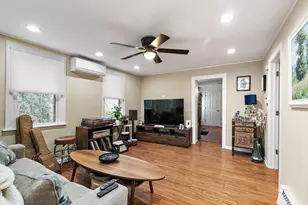 306 Johnson St, East Dundee, IL 60118 - Photo 6