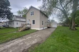 838 Spruce St, Aurora, IL 60506 - Photo 1
