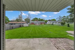 64 E Benton St, Oswego, IL 60543 - Photo 20