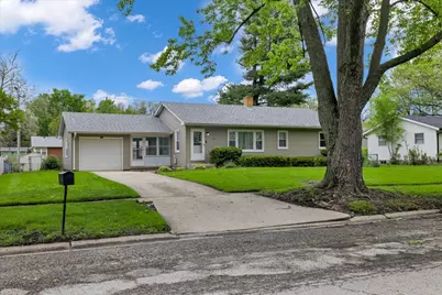 64 E Benton Street, Oswego, IL 60543 - Photo 2