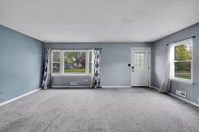 64 E Benton Street, Oswego, IL 60543 - Photo 6
