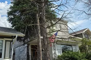 828 N Ridgeland Ave, Oak Park, IL 60302 - Photo 2