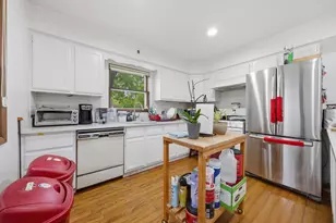 1 N Edward St, Mount Prospect, IL 60056 - Photo 8