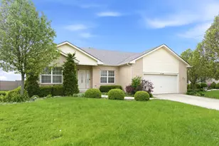 21140 Coventry Cir, Shorewood, IL 60404 - Photo 2
