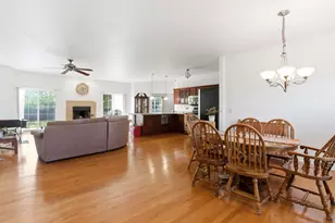 21140 Coventry Cir, Shorewood, IL 60404 - Photo 4