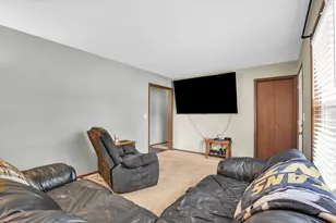 841 S High St, Paxton, IL 60957 - Photo 8
