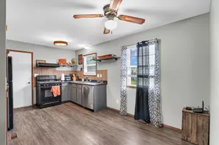 841 S High St, Paxton, IL 60957 - Photo 10