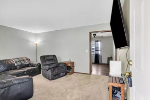 841 S High St, Paxton, IL 60957 - Photo 6