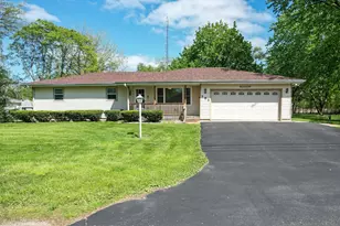 385 S Kankakee St, Coal City, IL 60416 - Photo 2