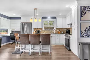 17W445 Butterfield Rd, Oakbrook Terrace, IL 60181 - Photo 2