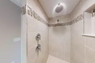 5270 Greenshire Cir, Lake in the Hills, IL 60156 - Photo 24