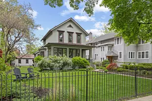 224 Clinton Ave, Oak Park, IL 60302 - Photo 2