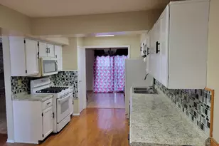 483 Rustic Dr, Wheeling, IL 60090 - Photo 6