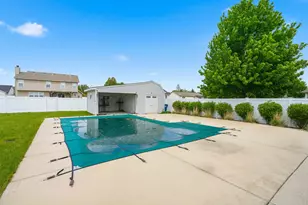 855 Magnolia Dr, Bourbonnais, IL 60914 - Photo 2