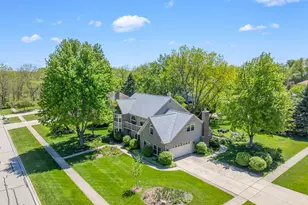 323 Ford Ln, Bartlett, IL 60103 - Photo 2