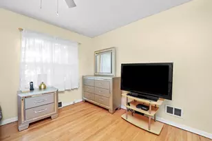 2136 Bristol Ave, Westchester, IL 60154 - Photo 20