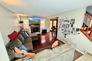 2022 Cardinal Dr, Glendale Heights, IL 60139 - Photo 8