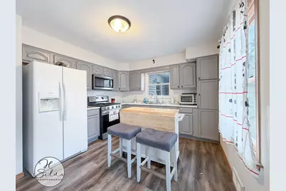 401 Linn Avenue, Crystal Lake, IL 60014 - Photo 6