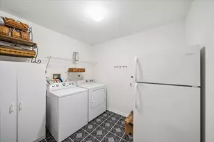 645 Chestnut Dr, Carol Stream, IL 60188 - Photo 10