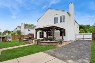 240 Paradise Pkwy, Oswego, IL 60543 - Photo 32
