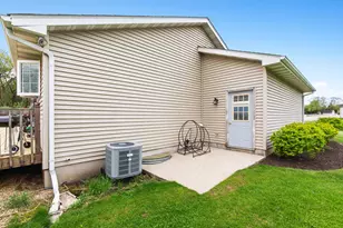2383 N 4070th Rd, Sheridan, IL 60551 - Photo 32