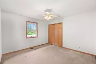 2383 N 4070th Rd, Sheridan, IL 60551 - Photo 12