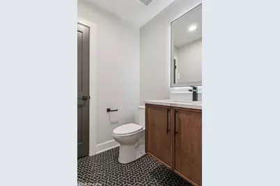 2062 W Belle Plaine Avenue, Chicago, IL 60618 - Photo 22
