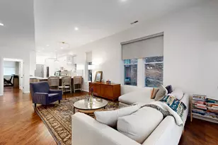 626 W Buckingham Pl, Chicago, IL 60657 - Photo 2