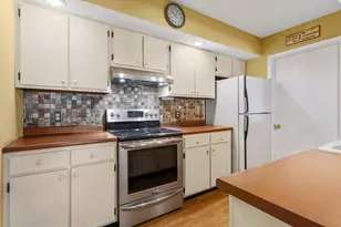 2412 Heritage Dr, Champaign, IL 61822 - Photo 14