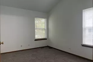 295 Holiday Ln, Hainesville, IL 60073 - Photo 6