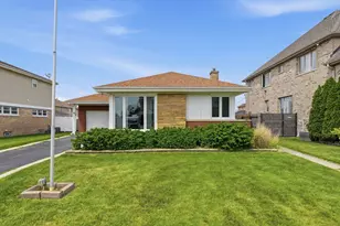 8130 W Berwyn Ave, Chicago, IL 60656 - Photo 1