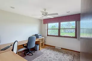 17W525 Concord Pl, Darien, IL 60561 - Photo 20