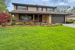 17W525 Concord Pl, Darien, IL 60561 - Photo 2