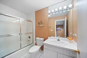 4436 4 Winds Ln, Northbrook, IL 60062 - Photo 20