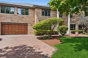 6630 N Spokane Ave, Lincolnwood, IL 60712 - Photo 2