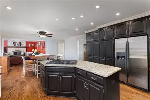 1576 Pine Lake Dr, Naperville, IL 60564 - Photo 6