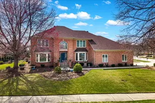 1576 Pine Lake Dr, Naperville, IL 60564 - Photo 2