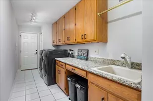 1576 Pine Lake Dr, Naperville, IL 60564 - Photo 20