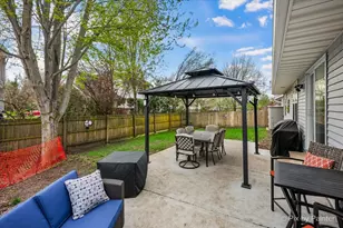 710 Redwood Ct, Genoa, IL 60135 - Photo 24