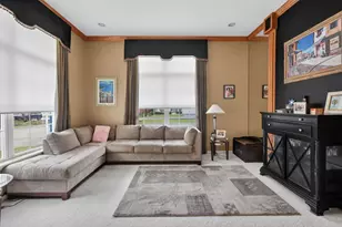 2072 Inverness Dr, Vernon Hills, IL 60061 - Photo 8