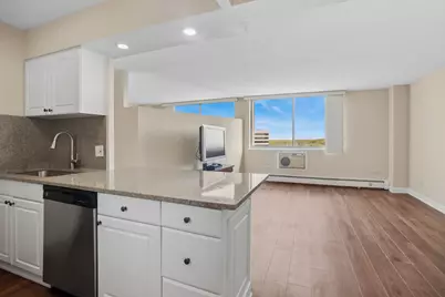 20 N Tower Road #9C, Oak Brook, IL 60523 - Photo 8